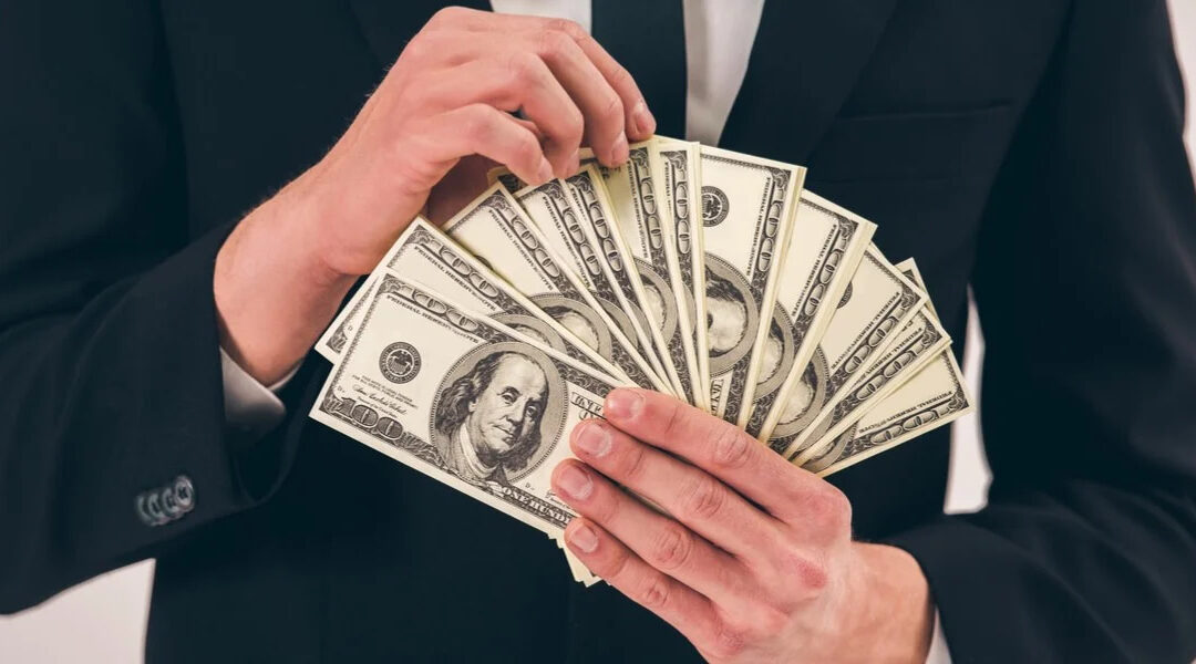 ¿Cómo ganar dinero invirtiendo poco?